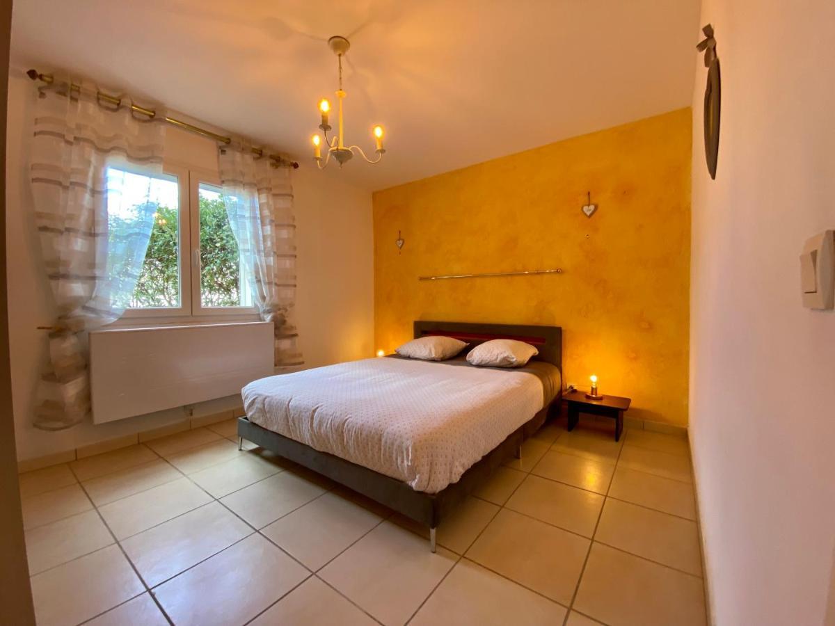 Gite Romarin Avec Spa Saint-Jean-de-Barrou Екстер'єр фото